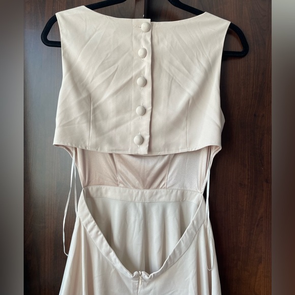 Beige dress - Picture 3 of 5